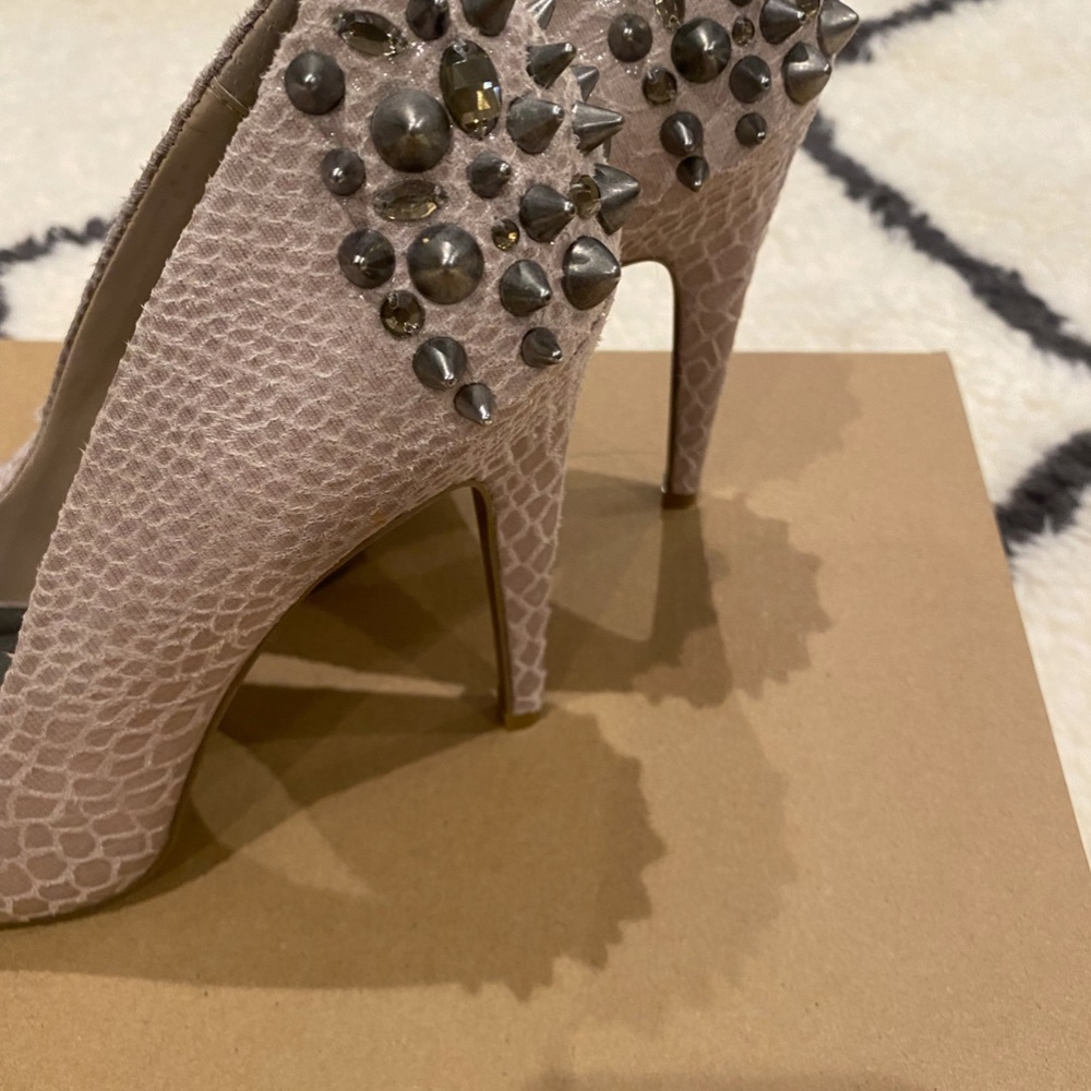 Women's Simply Vera Wang studded heels - Picture 5 of 7